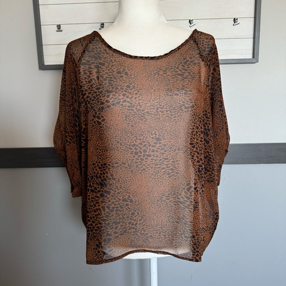 Tops - Dolman short sleeve lightweight transparent animal print size Medium